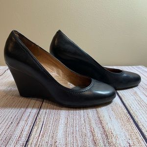 Clarks Size 7.5 Black Wedges